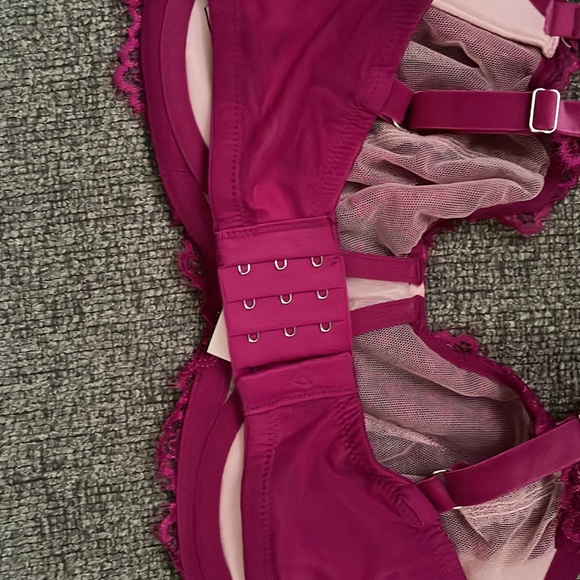 NWT Victoria’s Secret Bra Sizes 36DDD, 34DDDD(G), or 38DD (E) - Picture 4 of 6
